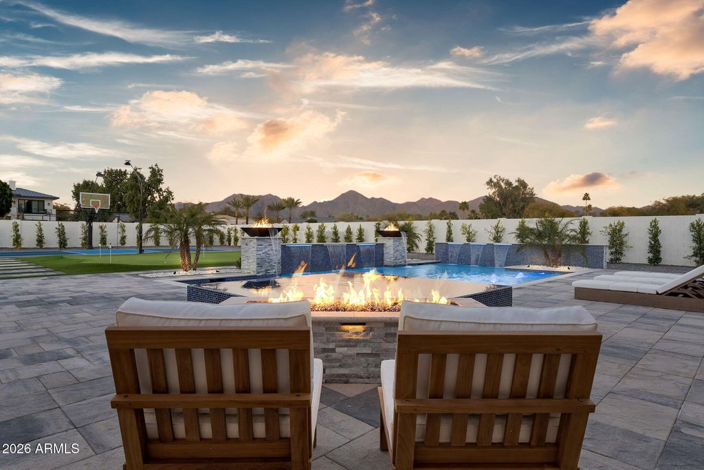 Image 69 of property listing at 9892 E CHARTER OAK Road, Scottsdale, AZ 85260