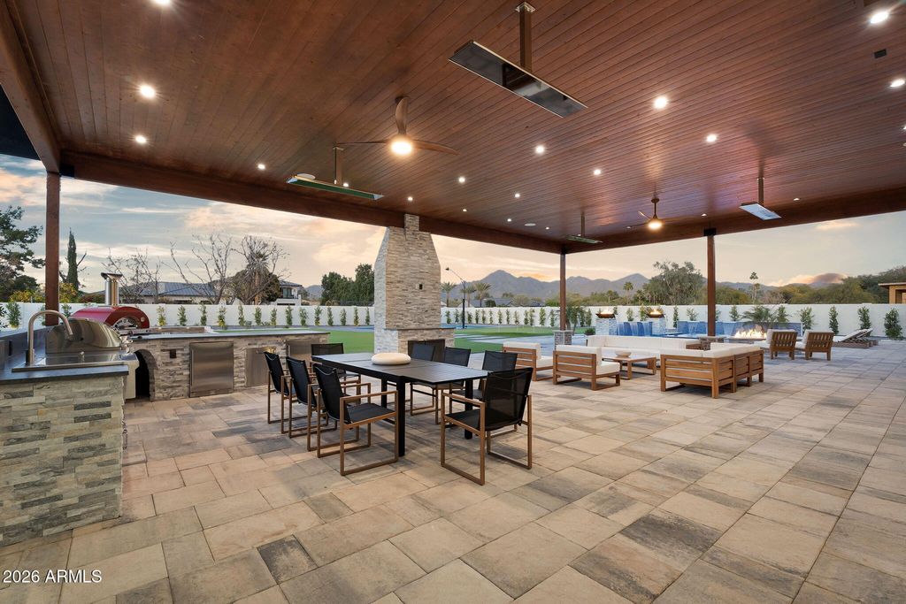 Image 75 of property listing at 9892 E CHARTER OAK Road, Scottsdale, AZ 85260