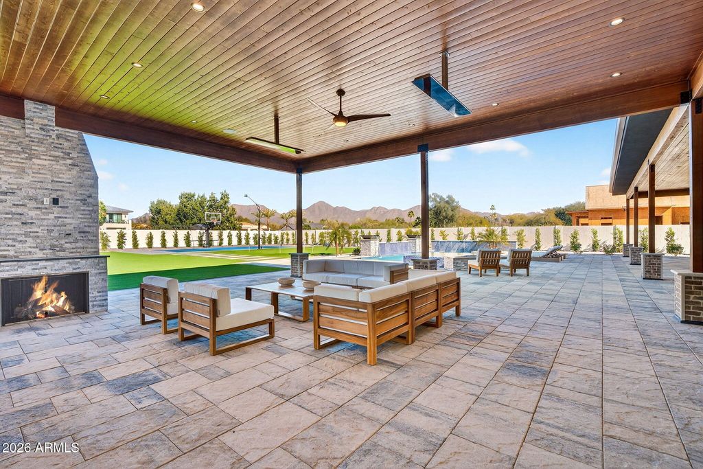 Image 77 of property listing at 9892 E CHARTER OAK Road, Scottsdale, AZ 85260