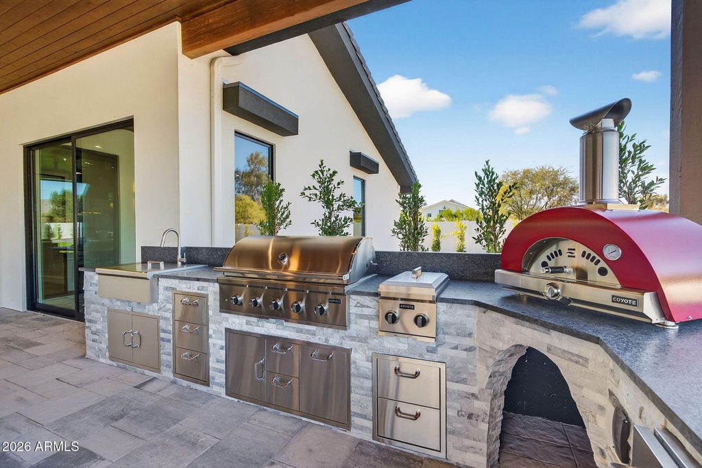 Image 78 of property listing at 9892 E CHARTER OAK Road, Scottsdale, AZ 85260