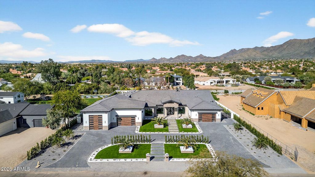 Image 89 of property listing at 9892 E CHARTER OAK Road, Scottsdale, AZ 85260