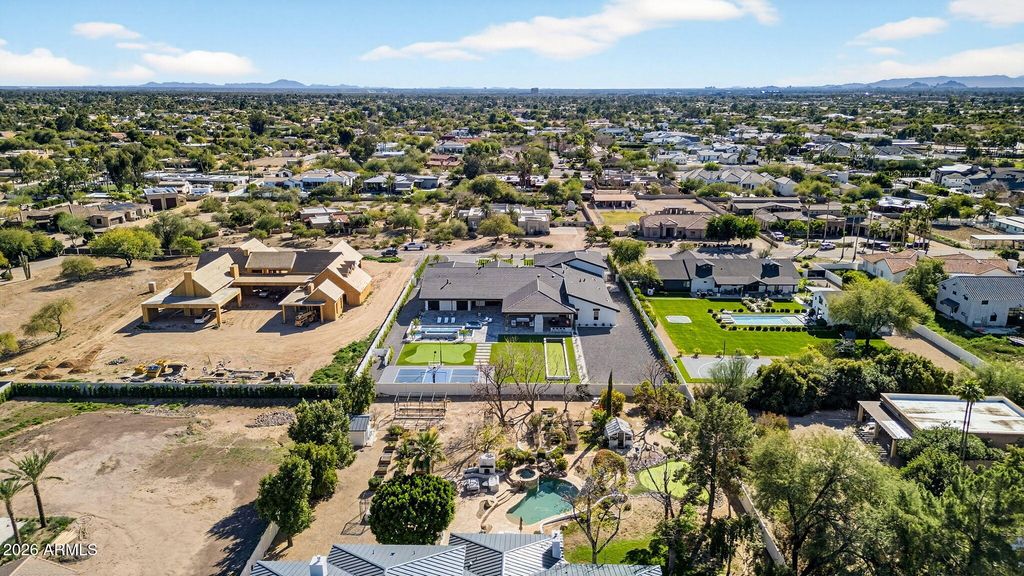 Image 94 of property listing at 9892 E CHARTER OAK Road, Scottsdale, AZ 85260