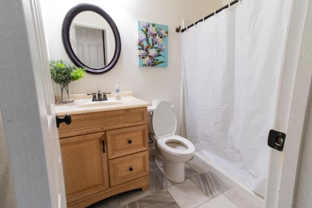 209 Ridge Dr, Lodi, CA 95240