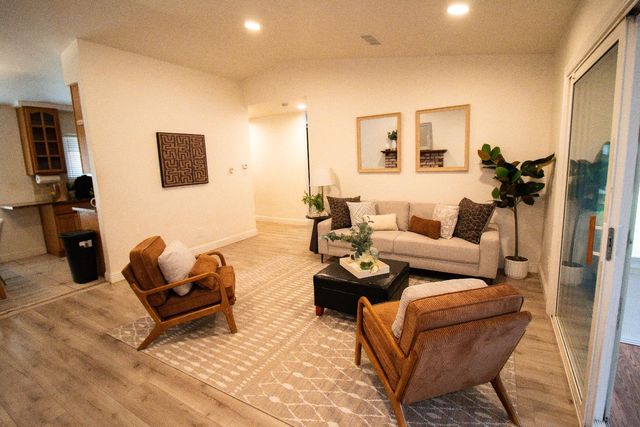 209 Ridge Dr, Lodi, CA 95240