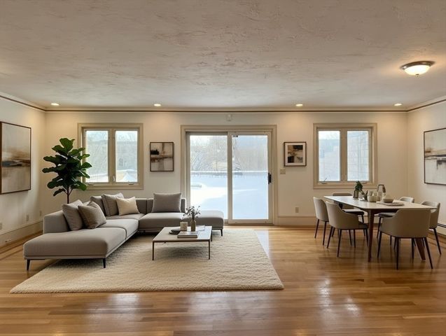 1002 Beacon St, Brookline, MA 02446