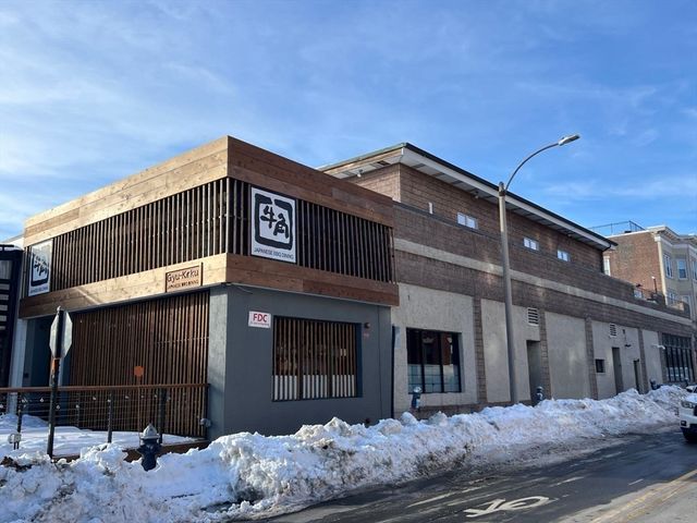 1002 Beacon St, Brookline, MA 02446