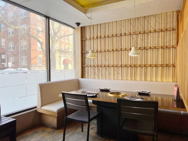 1002 Beacon St, Brookline, MA 02446