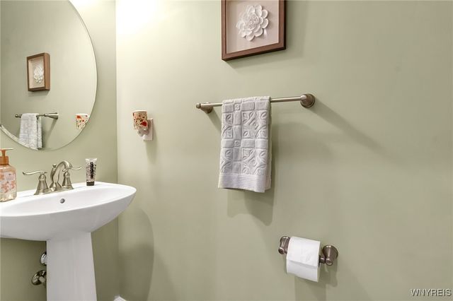 195 Stonebridge Road, Grand Island, NY 14072