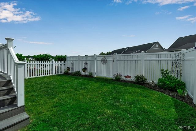 195 Stonebridge Road, Grand Island, NY 14072