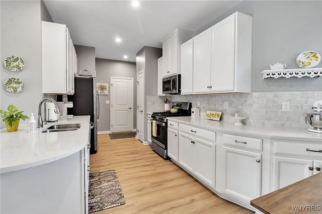 195 Stonebridge Road, Grand Island, NY 14072