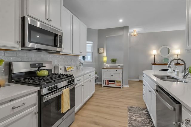 195 Stonebridge Road, Grand Island, NY 14072