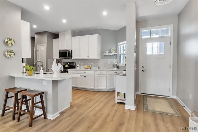 195 Stonebridge Road, Grand Island, NY 14072