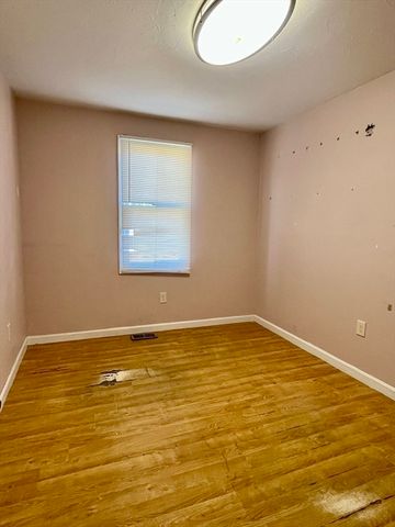 42 Arland Dr, Southbridge, MA 01550