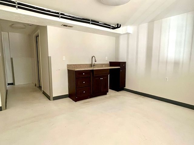 42 Arland Dr, Southbridge, MA 01550