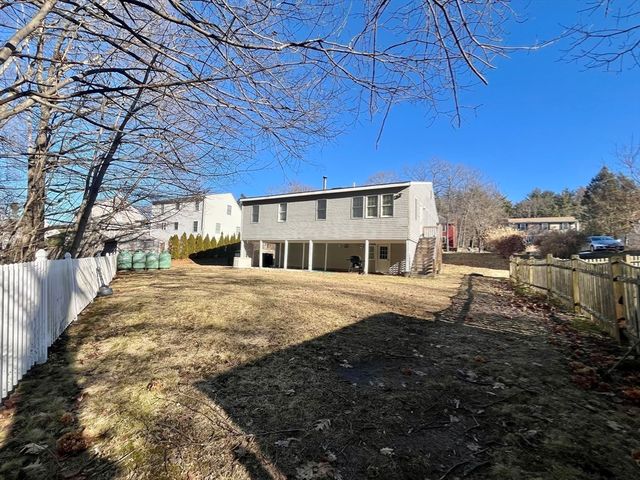 42 Arland Dr, Southbridge, MA 01550