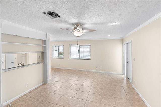 5837 Queen Elizabeth WAY 3, Fort Myers, FL 33907