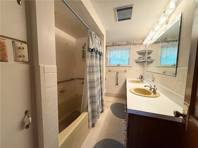 71 Oxford Street, Bradford City, PA 16701