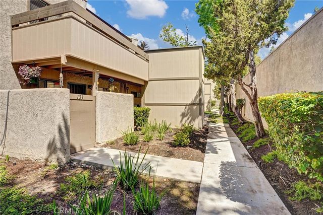 3010 Associated Road 133, Fullerton, CA 92835