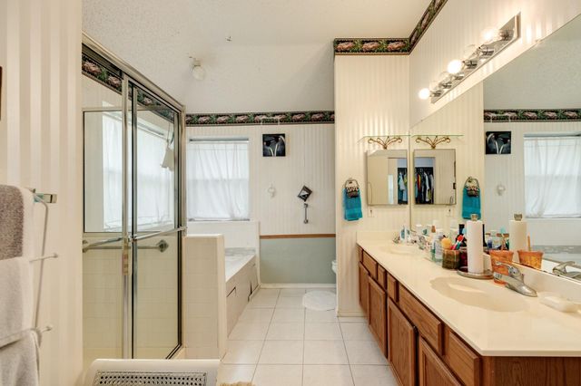 2819 S Peach Hollow Circle, Pearland, TX 77584