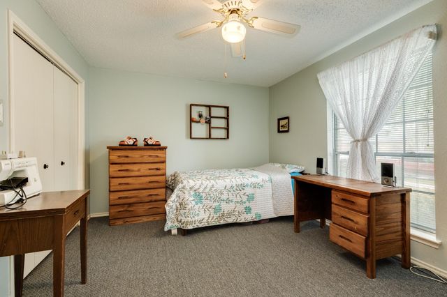 2819 S Peach Hollow Circle, Pearland, TX 77584