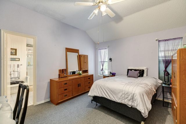 2819 S Peach Hollow Circle, Pearland, TX 77584