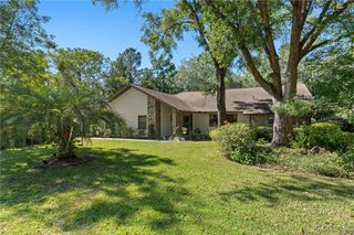 214 Pine Street, Homosassa, FL 34446