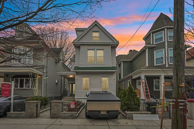 31 47TH ST, Weehawken, NJ 07086