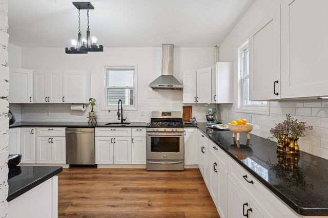 31 47TH ST, Weehawken, NJ 07086