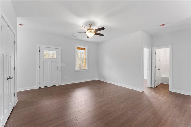 8978 Marlfield RD, Gloucester, VA 23061