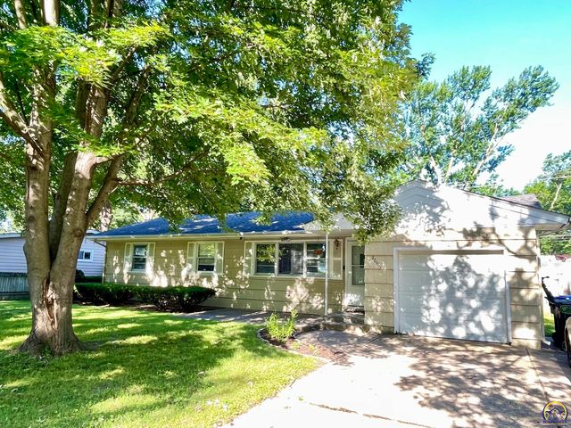 2605 SW Indian Trail, Topeka, KS 66614