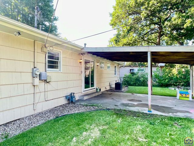 2605 SW Indian Trail, Topeka, KS 66614