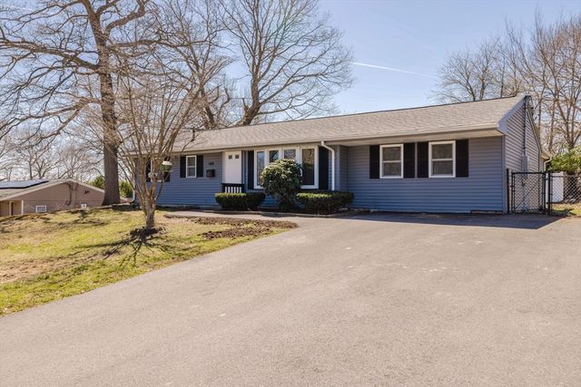 149 Errol Rd, Brockton, MA 02302