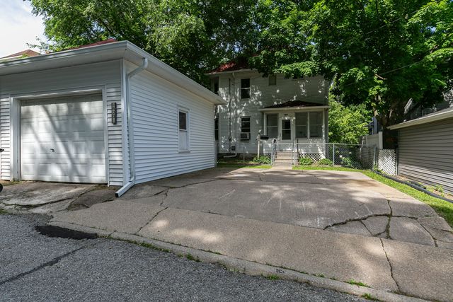 620 10 Street, Moline, IL 61265