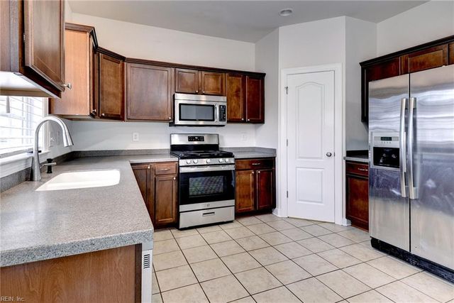 225 Quarterpath RD, Williamsburg, VA 23185