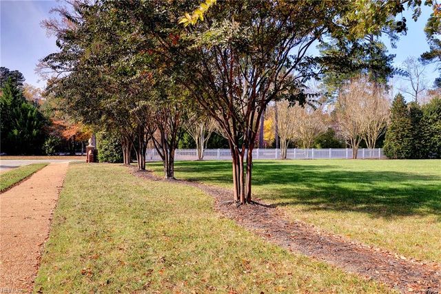 225 Quarterpath RD, Williamsburg, VA 23185