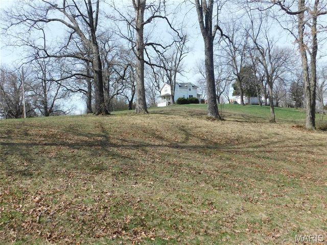 397 Whispering Forest Lane, Pacific, MO 63069