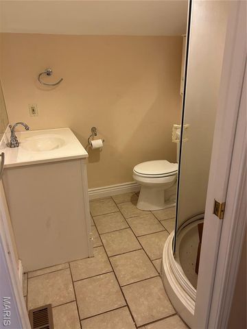 397 Whispering Forest Lane, Pacific, MO 63069