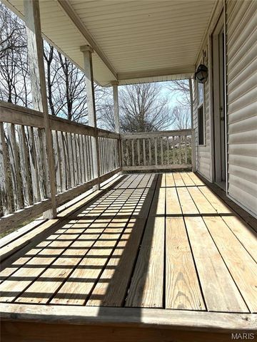 397 Whispering Forest Lane, Pacific, MO 63069