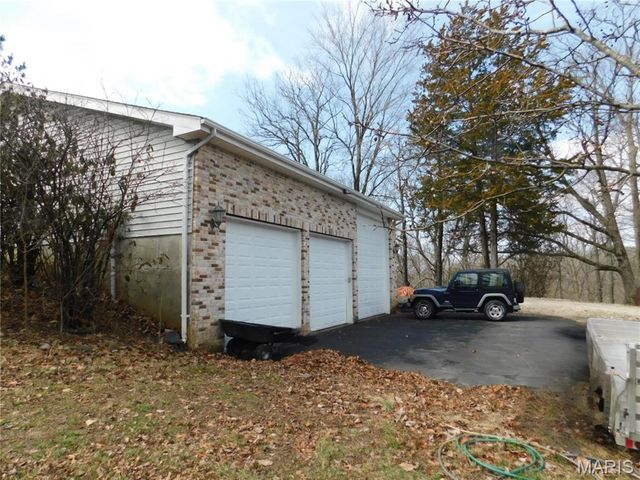 397 Whispering Forest Lane, Pacific, MO 63069