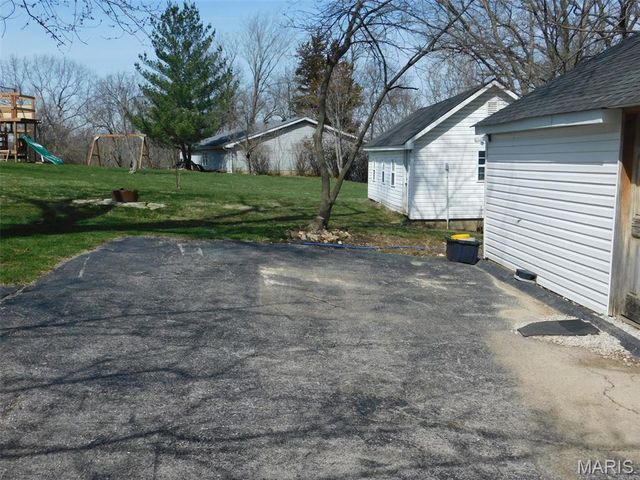 397 Whispering Forest Lane, Pacific, MO 63069