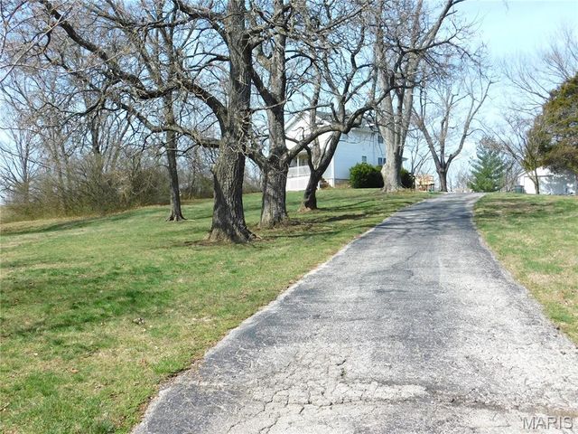 397 Whispering Forest Lane, Pacific, MO 63069