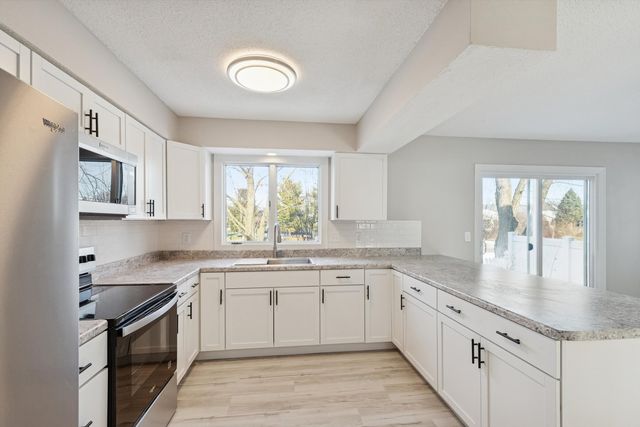 3750 Eastwood Court, Bettendorf, IA 52722