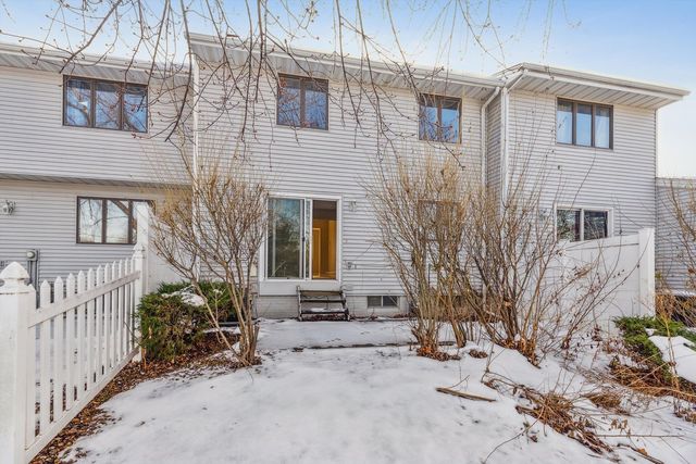 3750 Eastwood Court, Bettendorf, IA 52722