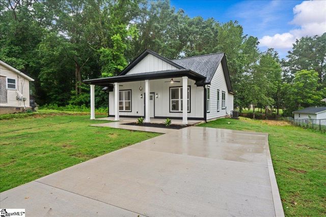 119A Woodland Drive, Fountain Inn, SC 29644