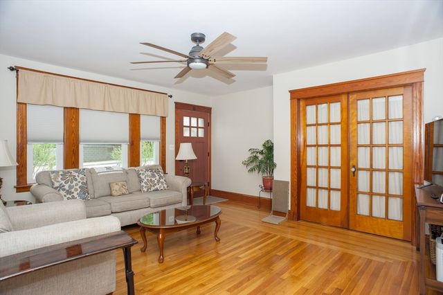 172 Sutton St, Northbridge, MA 01534