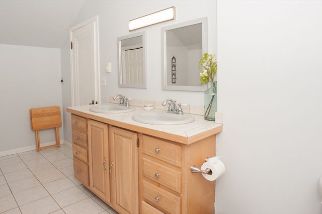 172 Sutton St, Northbridge, MA 01534