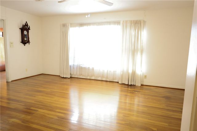 1023 Ross Ave, Alice, TX 78332