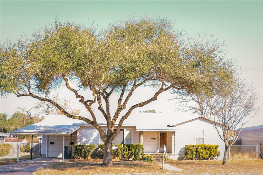 1023 Ross Ave, Alice, TX 78332