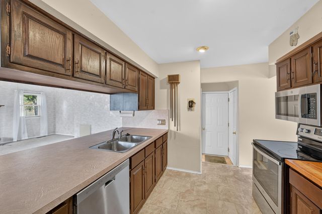 280 Clinton River Drive, Mount Clemens, MI 48043