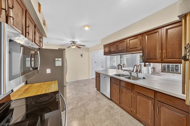 280 Clinton River Drive, Mount Clemens, MI 48043